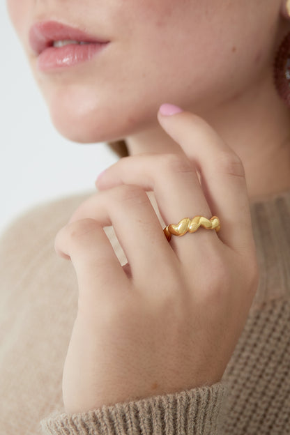 hearts around ring