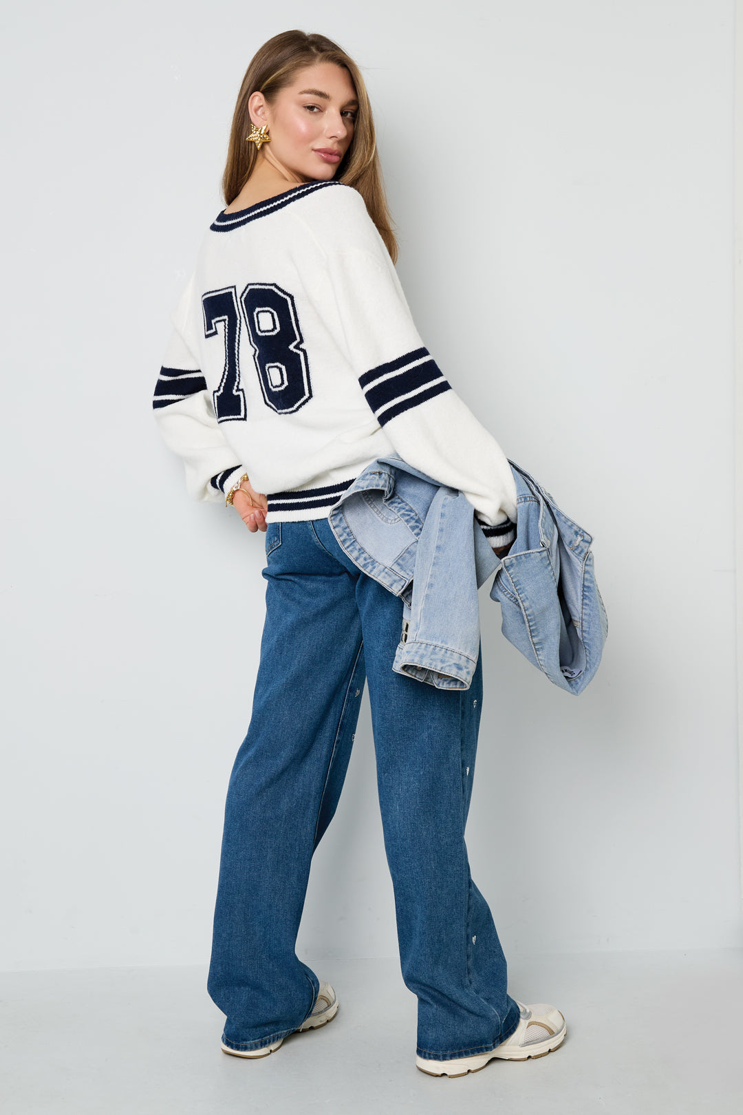 Knitted Polyester Fiber Women's V-Neck Sweater Sporty Contrast Stripes