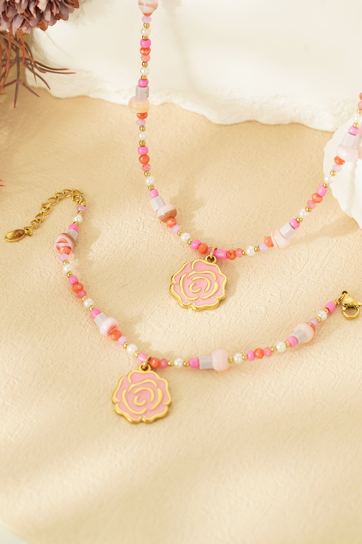 beaded rose ketting - roze &