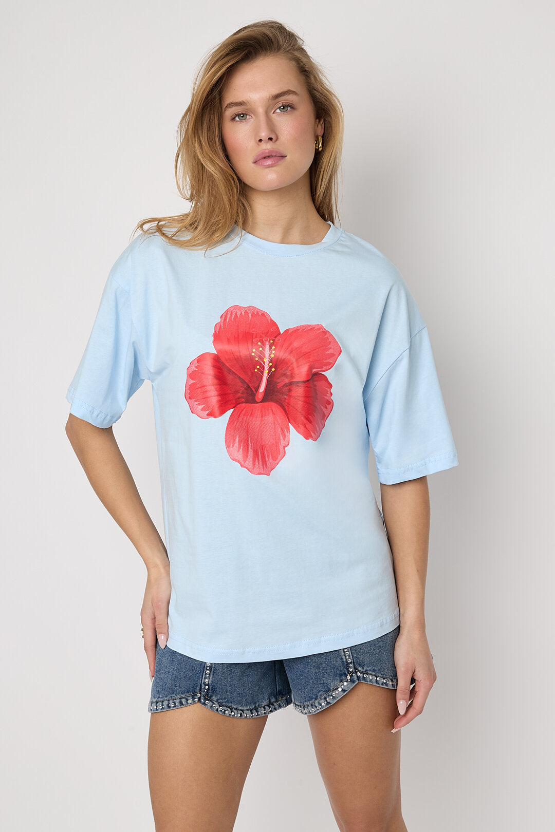 T-shirt met tropische bloemen