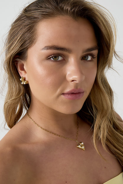 Ketting met hangend hart met parels