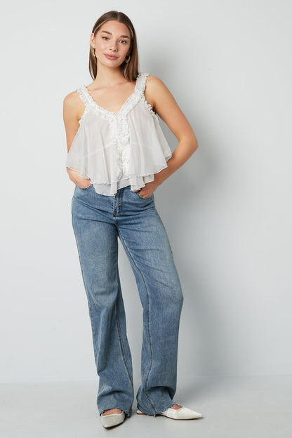 Elegant White Sleeveless Top for Spring/Summer
