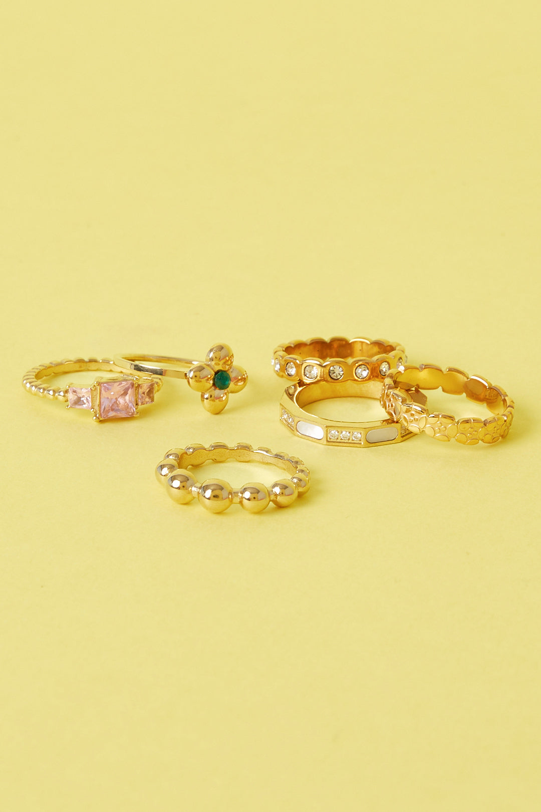 Statement ring met klaver en steentje
