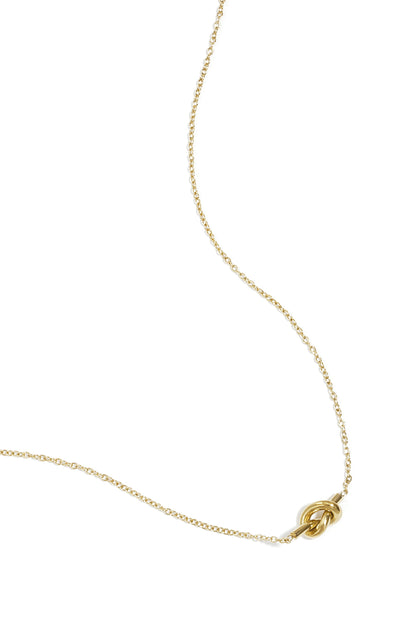 simpele ketting met geknoopte bedel