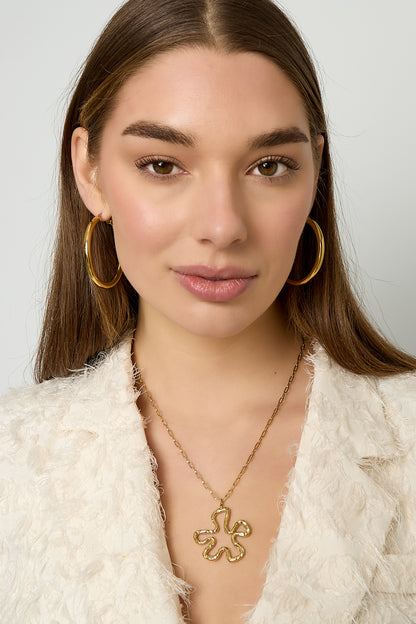 Ketting met hangende bloemcharm
