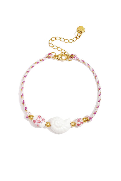 Armband van touw met schelp en kralen met bloemdesign